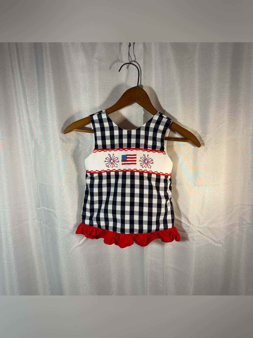 Stitchy Fish Girls 3T Patriotic Smocked Gingham Short Set USA Flag Fireworks